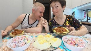 Мукбанг КРИТИКУЮ Вована! УРЕЗАЛА пайку и РАССТРОИЛАСЬ и-за пустяка! ФИРМА) Семейный ужин в России