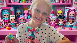 Мила распаковывает шар LOL Surprise Hair Beads Tots