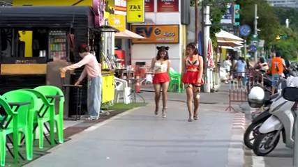 ПАТТАЙЯ КРУГЛОСУТОЧНО 🇹🇭 Настоящая уличная жизнь в Таиланде. смотреть онлайн