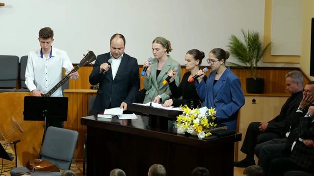 У креста на перепутье 🙏♥️ христианская песня смотреть онлайн