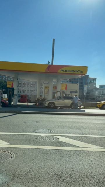 Бензин в Москве появился