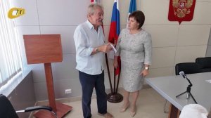 НА ЗАСЕДАНИИ ТИК ЖЕЛЕЗНОГОРСКА ВРУЧЕНЫ УДОСТОВЕРЕНИЯ О РЕГИСТРАЦИИ КАНДИДАТАМ В КУРСКУЮ ОБЛДУМУ