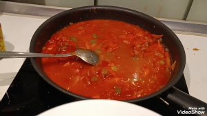 На море тоже хочется кушать, готовлю борщ и рис с мясом