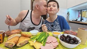Мукбанг нет у меня СОСТРОДАНИЯ к МЕНРКАНТИЛЬНЫМ людям! ДЕНЬГИ всем нужны! Семейный обед в России