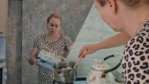 И прогулялись,и сделали покупки с КБ,Пятёрочки,и часного магазина Пельмешки.Если бы не 🐈...