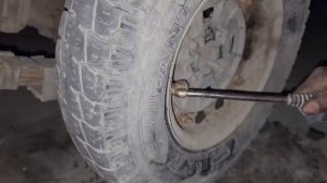 ПАКИСТАНСКИЙ ШИНОМОНТАЖ: КОЛЕСО ЛЮБОЙ ЦЕНОЙ! 🛠️🚙 ОТ «ЭТО НЕ ВЫПРАВИТСЯ» ДО «ДА ОН КАК НОВОЕ!»😱