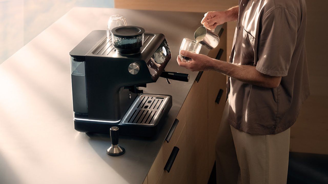 Кофемашина WMF Espresso Pro¹ | Как приготовить идеальную молочную пену смотреть онлайн