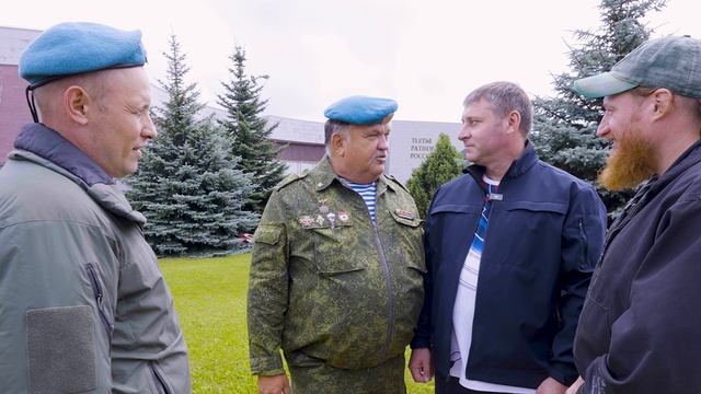Спортивный костюм «Александр Шуваев: генерал-губернатор на службе у Белгородской области» смотреть онлайн