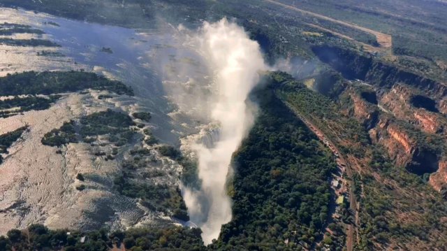 водопад Виктория май 2026 водопад Виктория май 2026