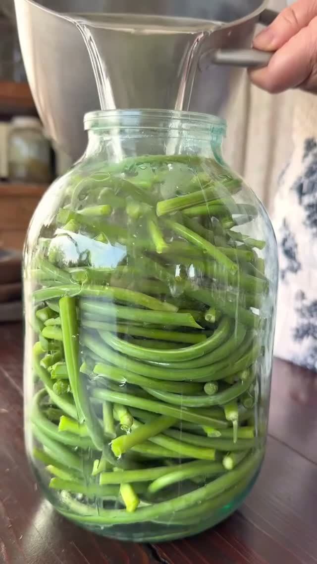 Маринованные чесночные стрелки. смотреть онлайн