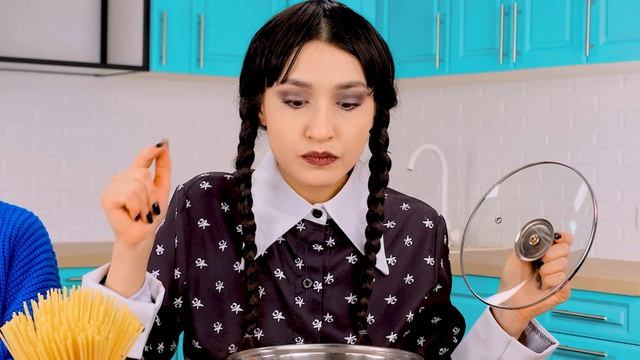 Кулинарный Челлендж# Уэнсдей Против Бабушки # Смешные Моменты от DoDo Challenge смотреть онлайн