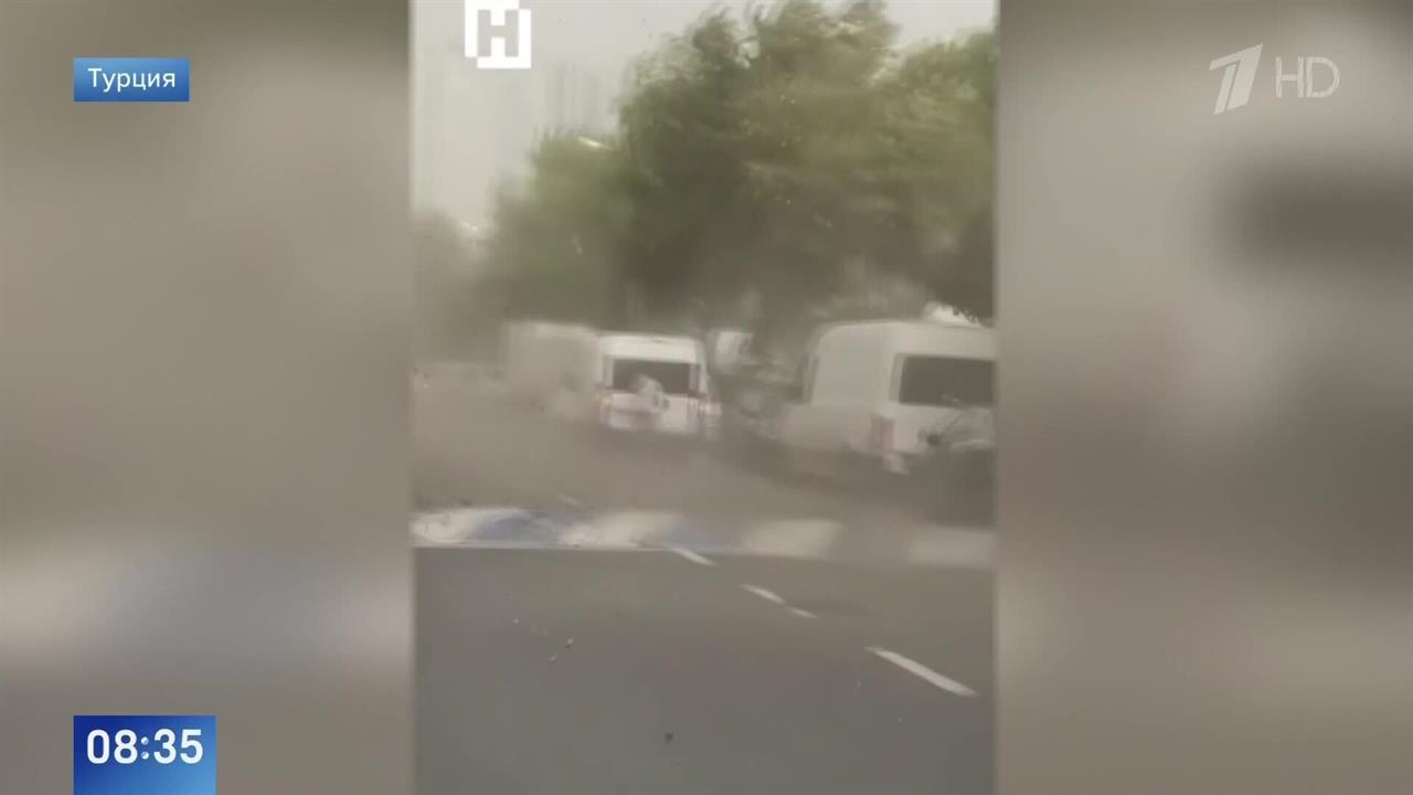 Мощный шторм обрушился на Стамбул: кадры. смотреть онлайн