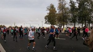 Полумарафон «Моя столица» 2024. Старт четвертого кластера дистанции на 10 и 21 км.