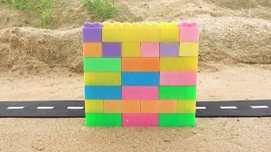 BIBO и игрушки | Игрушечные машинки и друзья с блочной пещерой