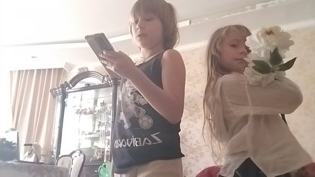 клип "сообщения в телефоне тчк дострочка а потом и точка" смотреть онлайн
