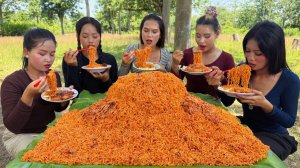 Потрясающий рецепт приготовления вкусной острой лапши с курицей, грибами и яйцом | деревенская лапша
