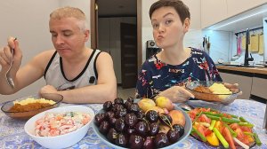 Мукбанг довела Вована до НЕРВНОГО СРЫВА! У каждого ПРОФЕССИОНАЛЬНЫЕ болезни! Семейный ужин в России