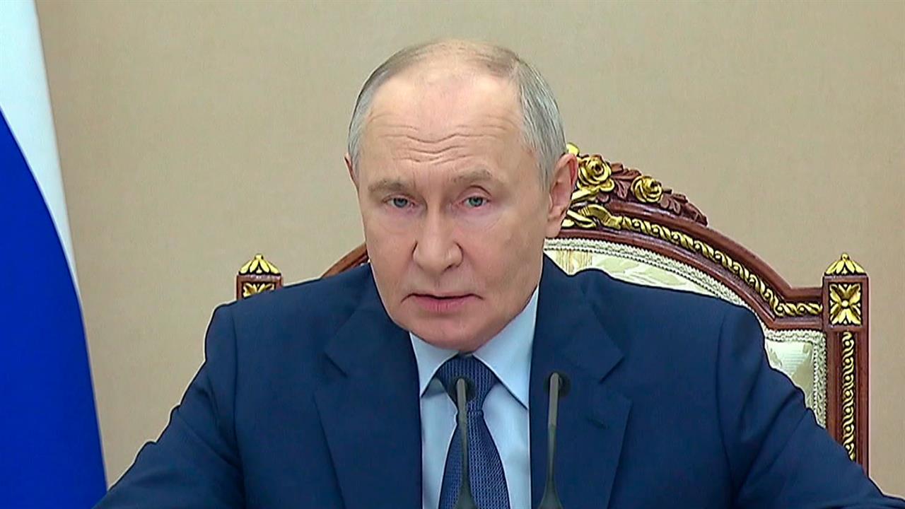 Президент обсудил с СБ работу предприятий, производящих материалы для новых образцов вооружения. смотреть онлайн