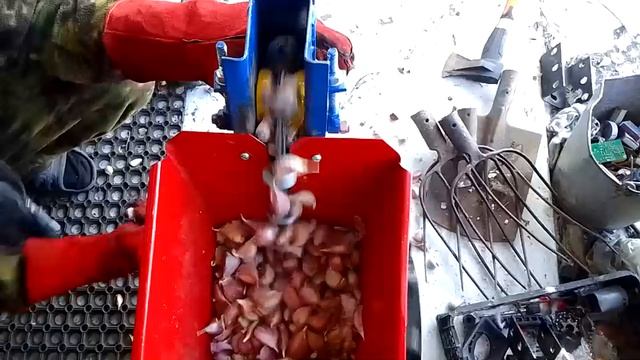 Чеснокосажалка от покупателя Михаила смотреть онлайн
