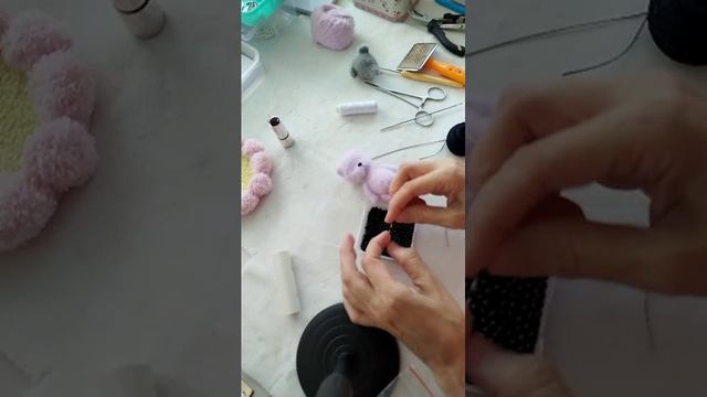 Процесс оформления вязаного мишки смотреть онлайн