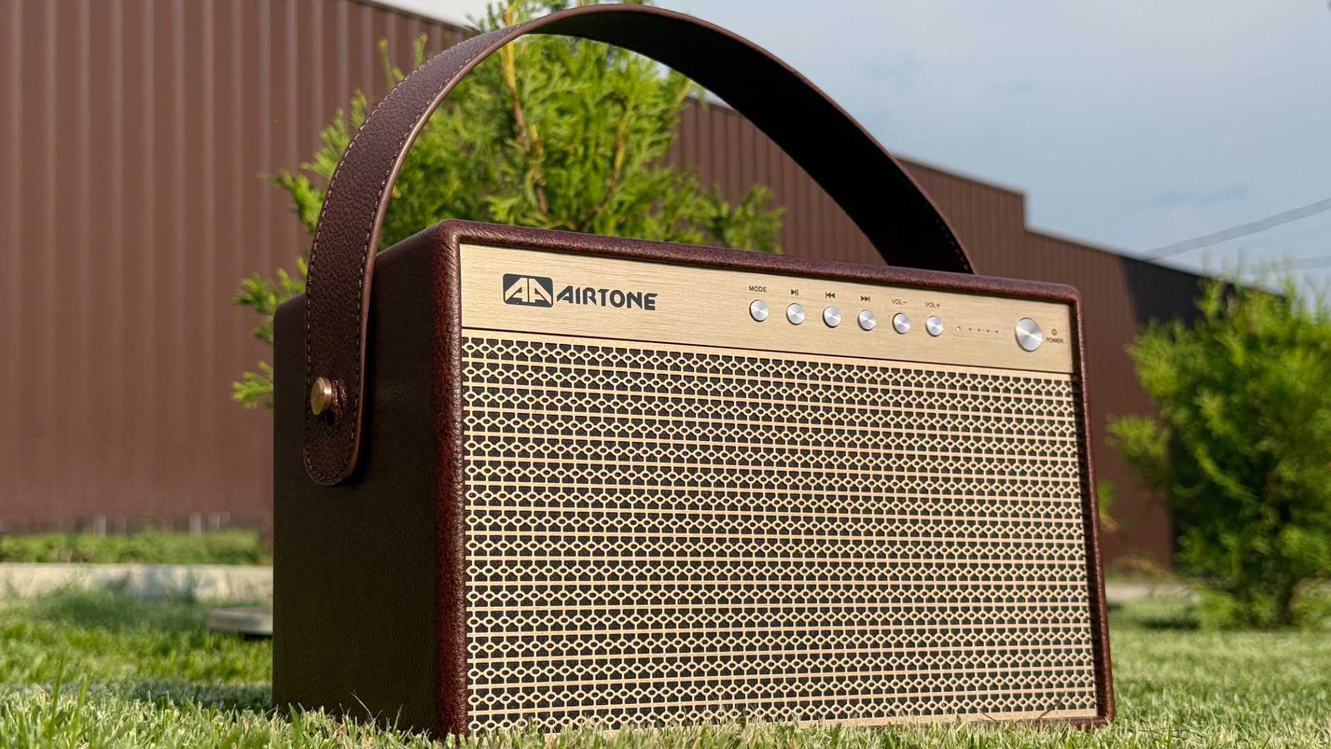 AIRTONE Home Box M — как звучит первая портативка AMP Group (вставка для текстового поста). смотреть онлайн