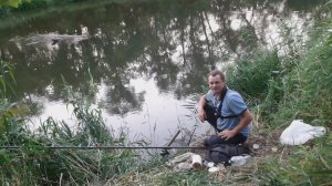 Рыбалка вечером в жару на поплавок.Сделал новое место для рыбалки!