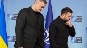Или тряпка до конца или вон)Зеленскому придется выбирать:быть униженным или столкнуться с протестами
