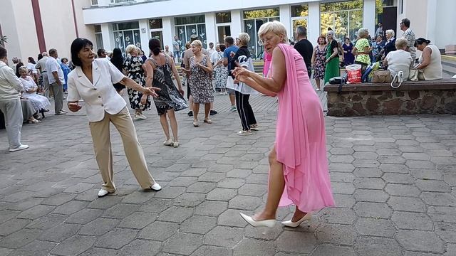 Ягода малинка........ 18.07.26 Гомель парк Луначарского 🥰💫 смотреть онлайн