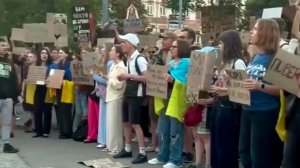 На Украине начались новые уличные акции в поддержку уволенного министра обороны Федорова.
