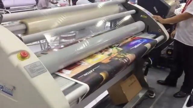 Ламинатор FAYON со слиттером — демонстрация узла резки смотреть онлайн