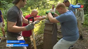 Археологи ВятГУ исследуют уникальные надгробия старого кладбища в Слободском