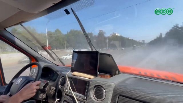 Поливомоечные машины вышли на улицы Уфы из-за сильной жары смотреть онлайн