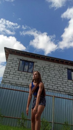 играю с собакой
