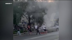 В Уфе на проспекте Октября вспыхнул автомобиль