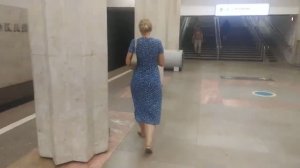 Станция метро Севастопольская интерьер, пассажиры, поезд Москва Фрагмент 10