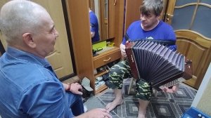 Гармонь Чайка после ремонта и настройки Пример звучания у мастера 3 аккорда 300 песен
