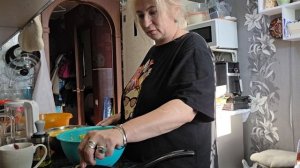 МУЖ МЕНЯ ЛЮБИТ И ЖАЛЕЕТ! ПОМОГАЕТ ПО КУХНЕ!