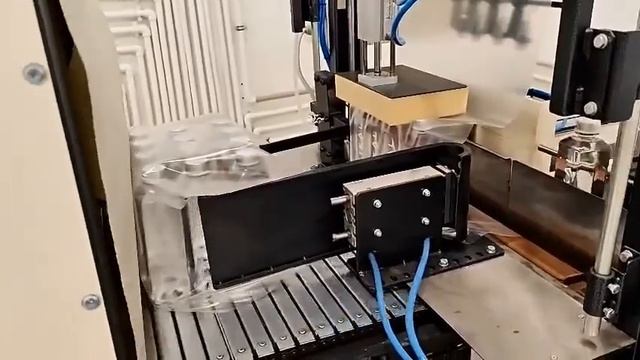 Этикетавтомат ЭР-5 с ультразвуковыми датчиками на прозрачную этикетку