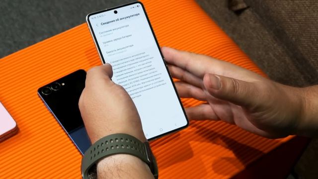 Раскладушка Samsung Z Flip8, первый взгляд смотреть онлайн