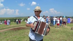 Mарийский деревенский наигрыш в исп. Евгения Микаева. Видео Василия Хайбуллина