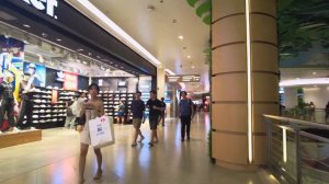 Внутри исторического Farmers Plaza Кубао — одного из старейших моллов Филиппин 😍