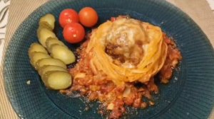 Уютный ужин за 30 минут: макароны гнёзда с мясными ёжиками.