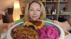 Мукбанг Жареный окорочок с гречкой и свеклой.