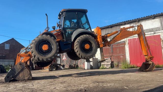 Экскаватор-погрузчик Case 695 Super R, 2007 смотреть онлайн