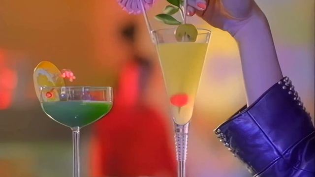 CC Catch - Strangers By Night смотреть онлайн