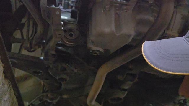 Замена масла ДВС Toyota Tank (turbo) смотреть онлайн