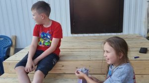 24-07-2026.Крашу крыльцо.Расширяем дверной проем в бане.