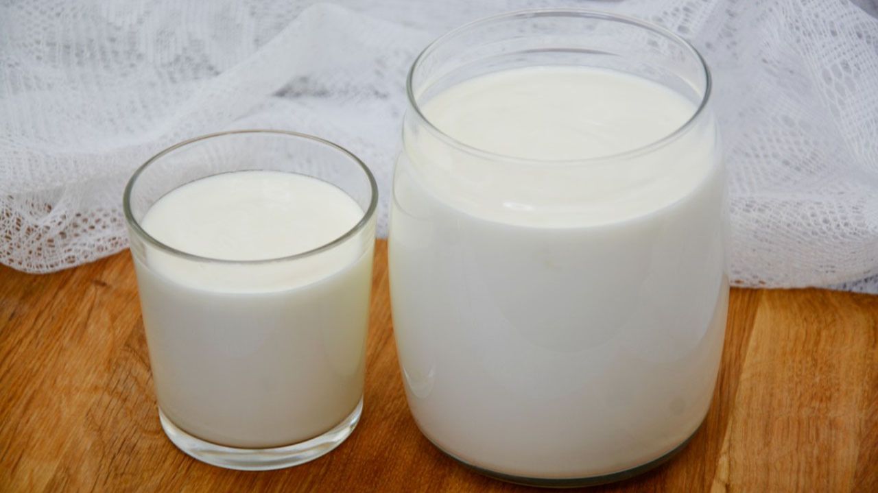 🥛 ДОМАШНИЙ ЙОГУРТ БЕЗ ЗАКВАСКИ И ЙОГУРТНИЦЫ 🔥 Всего 2 ингредиента! Густой, натуральный и вкусный