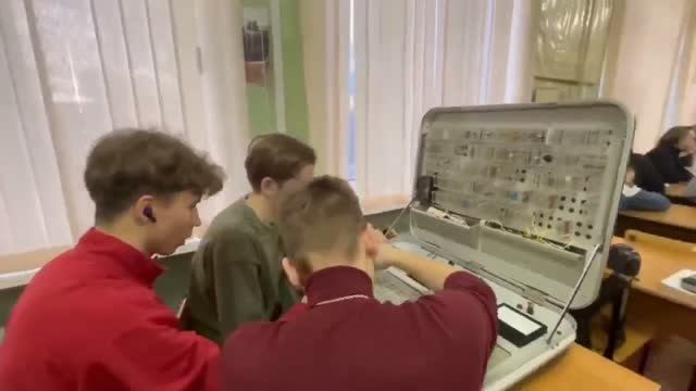 Поступай на электрика в САФУ! смотреть онлайн