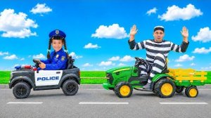 София и Макс стали полицейскими и поймали вора!